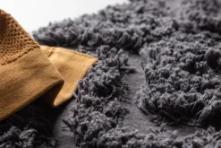 Badematte Savia – 100% Baumwolle in Dunkelgrau oder Braun