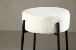 Barhocker Fire - Mit rostfarbenem oder weißem Sitz aus Bouclé