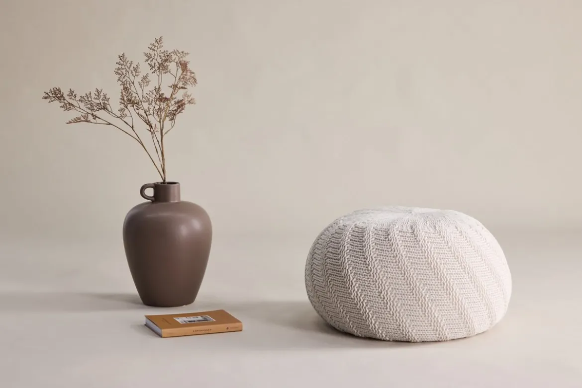 Beistellhocker Avio – Runder Hocker in Strickoptik Offwhite (Ø 45 cm)