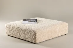 Beistellhocker Farrow – Quadratischer Hocker in Teddyoptik Beige