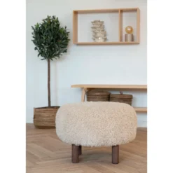 Beistellhocker Lizzy – Flauschiger Komfort