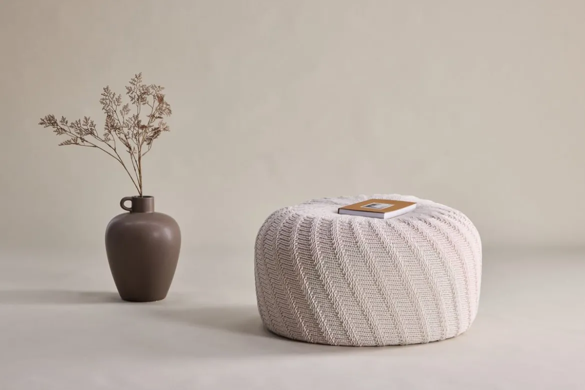 Beistellhocker Lunaro – Runder Hocker in Strickoptik Offwhite (Ø 60 cm)