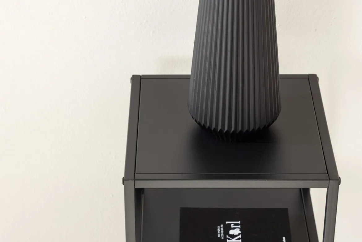 Beistelltisch Lara – stilvolles Design aus schwarzem Stahl