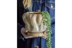 Blumentopf „Aurelia“ mit Unterteller – Steingut mit glänzender Glasur