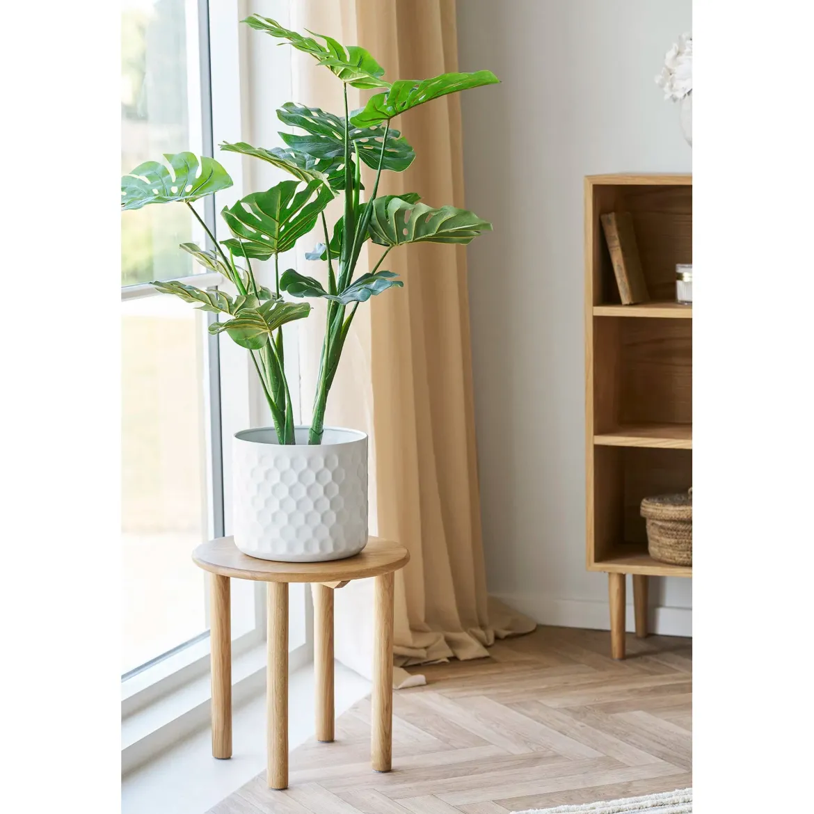 Blumentopf „Avelino“ – Weißer Stahl-Look mit Struktur