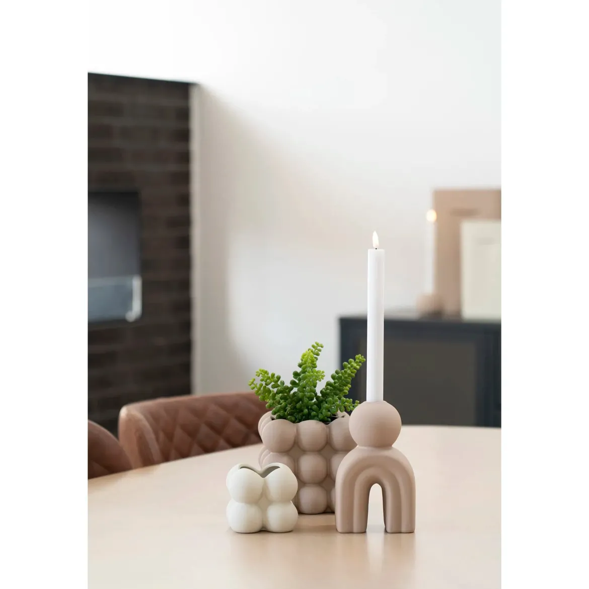 Blumentopf „Caviano“ – Verspieltes Kugeldesign aus Steingut