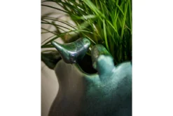 Blumentopf Fiora – Steingut mit verspielten Vogeldetails