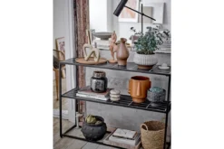 Blumentopf Kairo – Steingutdesign mit Gesichtsdetail in Braun