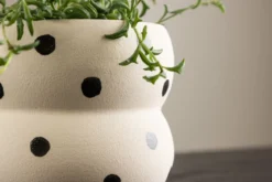 Blumentopf Orin - im dezenten Design aus Keramik
