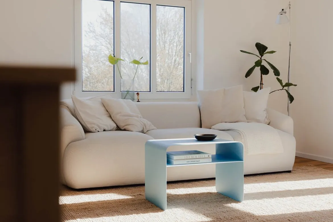 Couchtisch/Beistelltisch Cosmo – Pulverbeschichtetes Metall in modernem Design