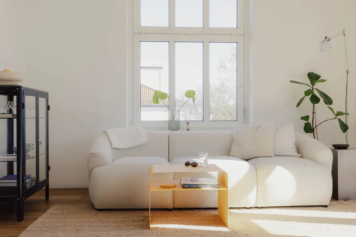 Couchtisch/Beistelltisch Cosmo – Pulverbeschichtetes Metall in modernem Design