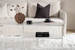 Couchtisch/Beistelltisch Nammos – in vier Farben mit drei Ablageflächen