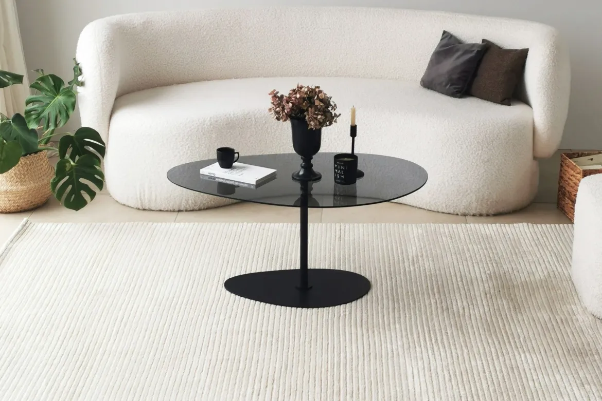 Couchtisch Dovira - mit Glasplatte und schwarzem Metallgestell