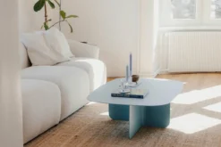 Couchtisch Livia – Japandi Design aus pulverbeschichtetem Blech
