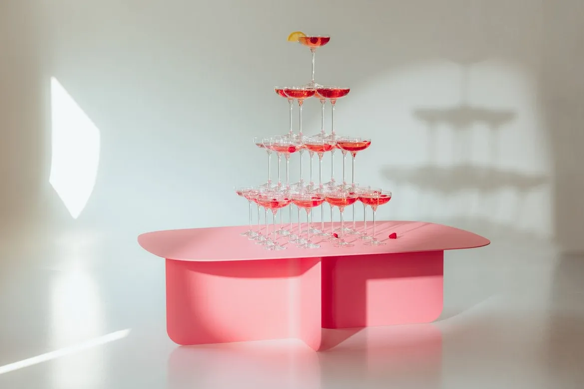 Couchtisch Livia – Japandi Design aus pulverbeschichtetem Blech