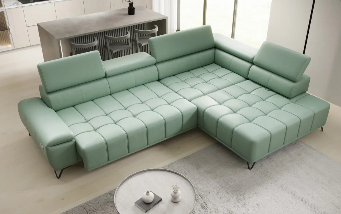 Designer Ecksofa Selora mit elektrischer Schlaffunktion und verstellbarerer Rückenlehne in Echtleder