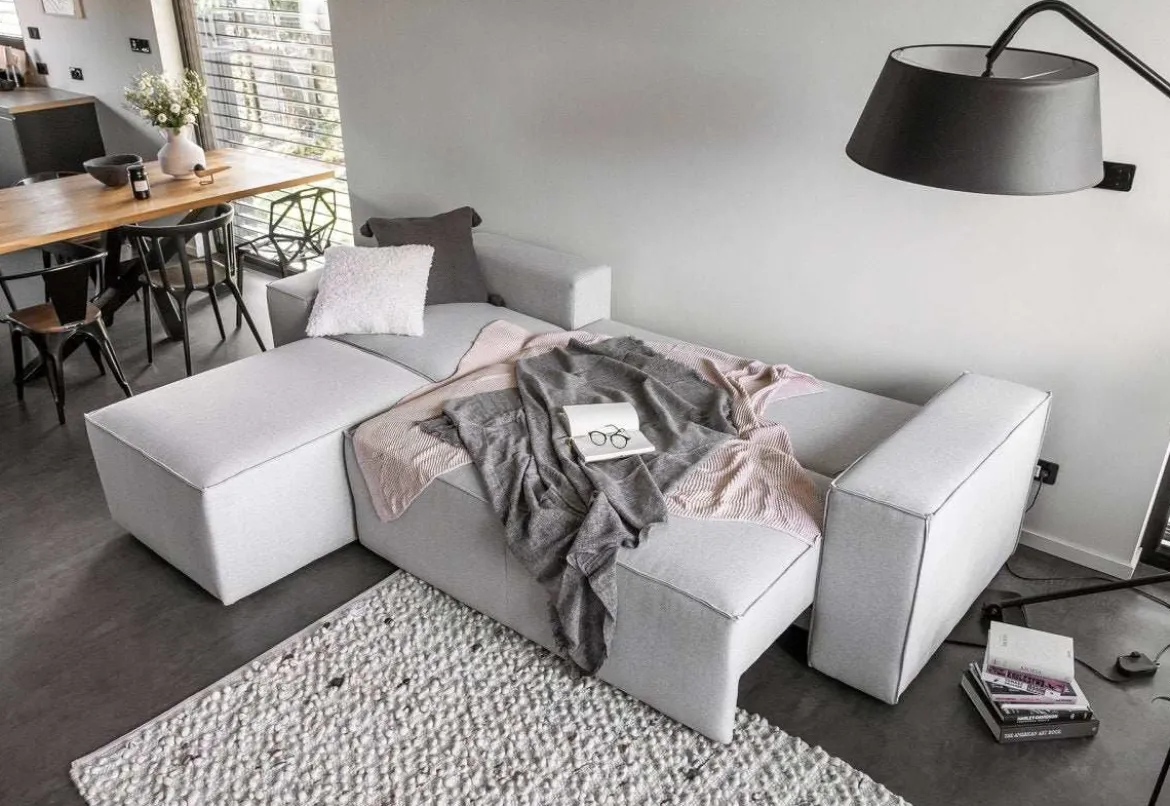 Designer Ecksofa Solaris mit Schlaffunktion und Stauraum