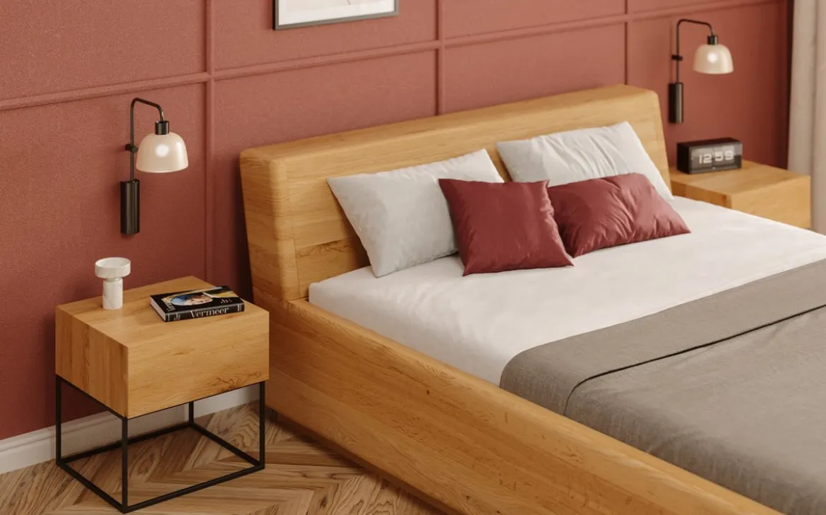 Designer Holzbett Calveno aus massiver Eiche mit Stauraum und geneigtem Headboard