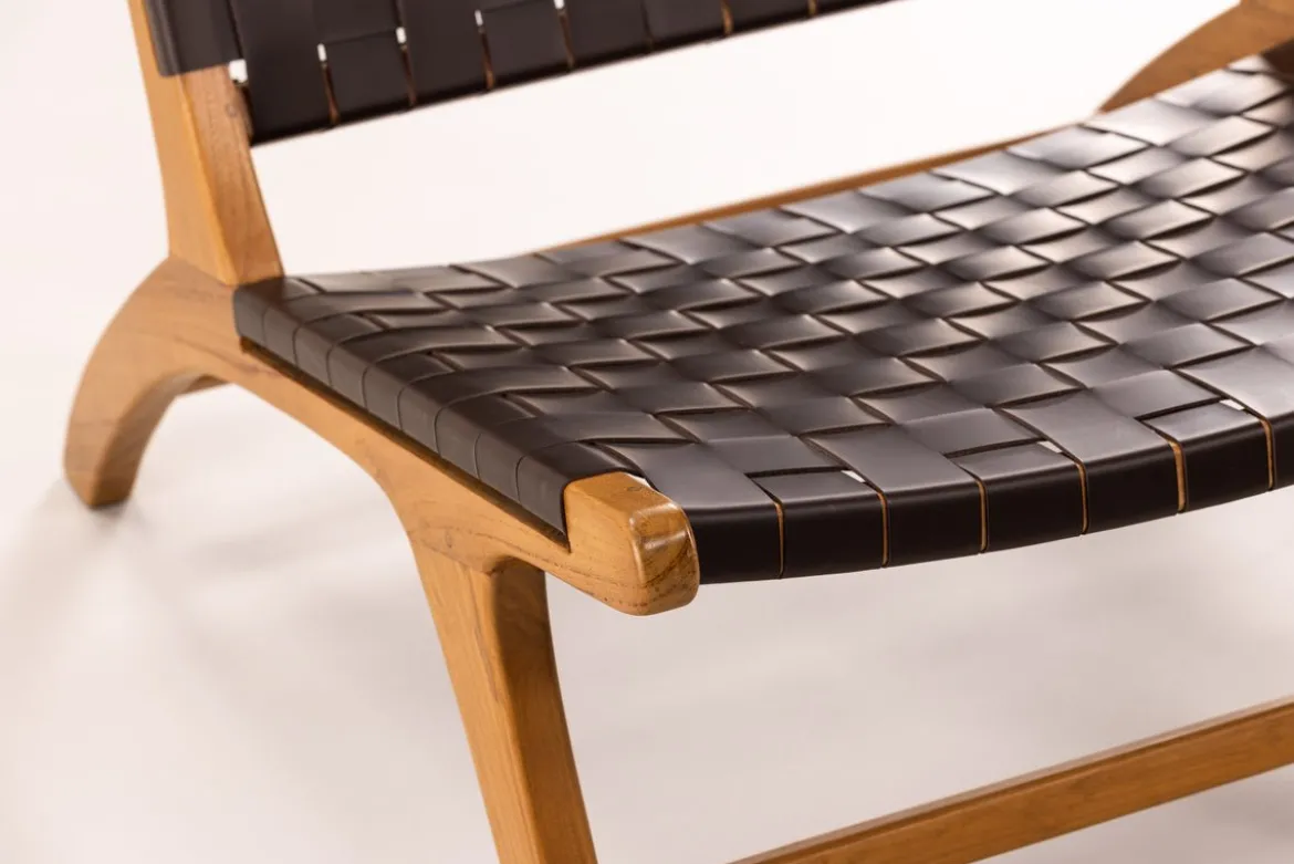 Designer Lounge Sessel Tevari – Geflecht aus Teak & Lederoptik Braun