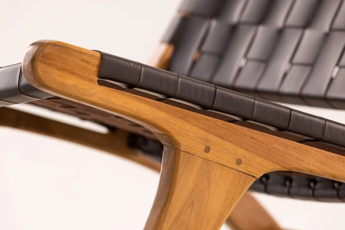 Designer Lounge Sessel Tevari – Geflecht aus Teak & Lederoptik Braun