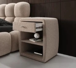 Designer Nachttisch Lilly mit USB Anschluss in Strukturstoff