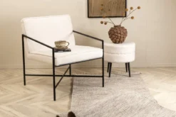 Designer Sessel Lundra – Polsterstuhl in Offwhite mit schwarzem Metallgestell