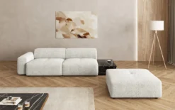 Designer Sofa Calm 3 Sitzer mit Beistellhocker und Beistelltisch in Bouclé