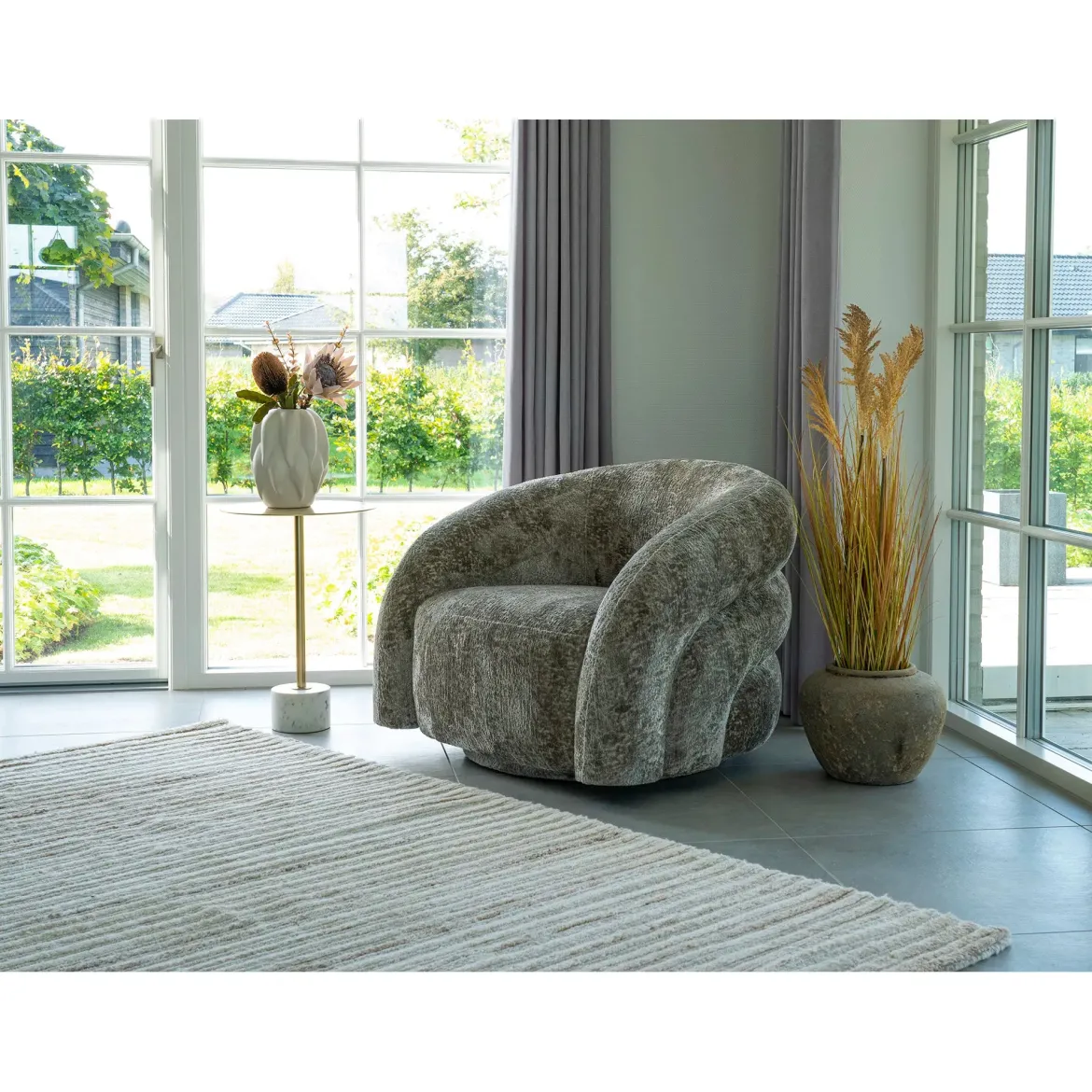 Designer Sofa-Sessel Korfu mit Drehfunktion in Sand Bouclé