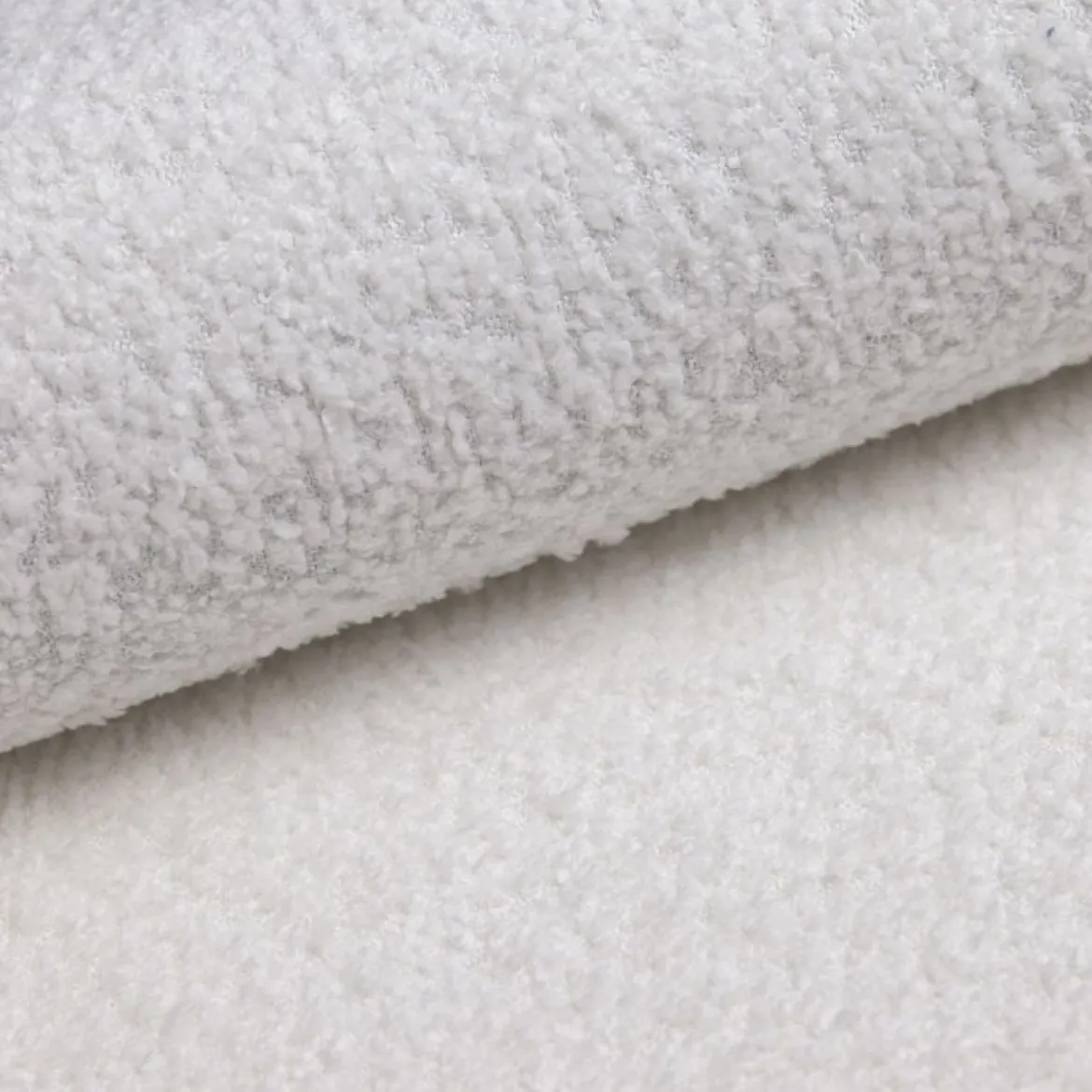 Designer Sofa Torino 3 Sitzer in Bouclé