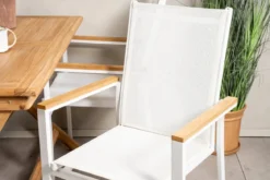 2er Set Gartenstuhl Lua - aus weißem Aluminium, mit Sitzfläche aus Textilene und Teakholz-Details