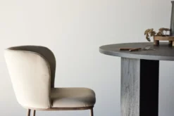 2er Set - Stuhl Coffee mit weichem, beigefarbenen Samtstoff
