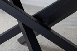 Esstisch Aoraki - mit moderner Eleganz und klarer Linienführung