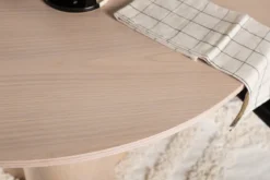 Esstisch Banksia - besticht durch sein skandinavisches Design und seine durchdachte Gestaltung