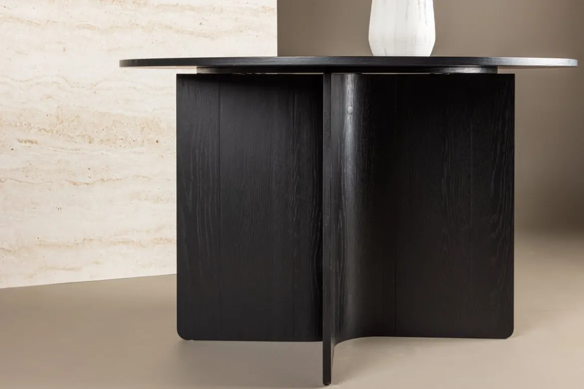 Esstisch Isola - im harmonischen Design mit eleganter Note