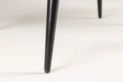 Esstisch Narma - ein schwarzer Tisch mit quadratischer Tischplatte