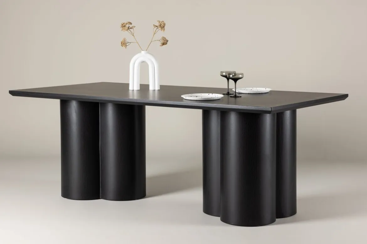 Esstisch Nary - verbindet modernes Design mit zeitloser Eleganz