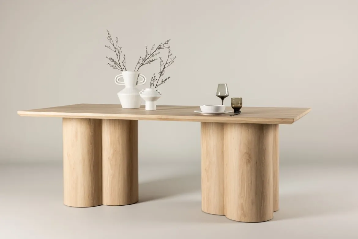 Esstisch Nary - verbindet modernes Design mit zeitloser Eleganz