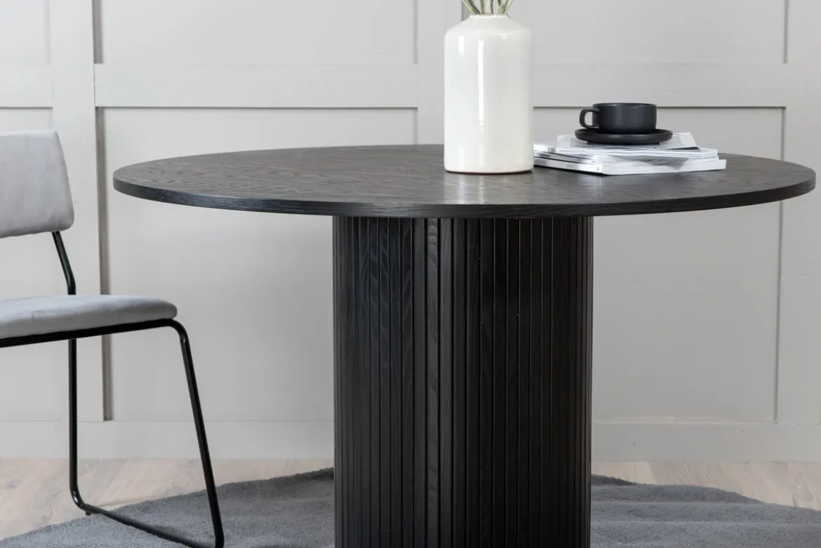 Esstisch Nuvani - mit robusten Gestell im gerippten Design