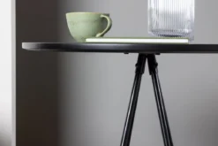 Esstisch Rimu - vereint modernes Design mit durchdachten Details