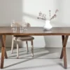 Esstisch Talani - vereint modernes Design mit einer warmen, eleganten Ausstrahlung