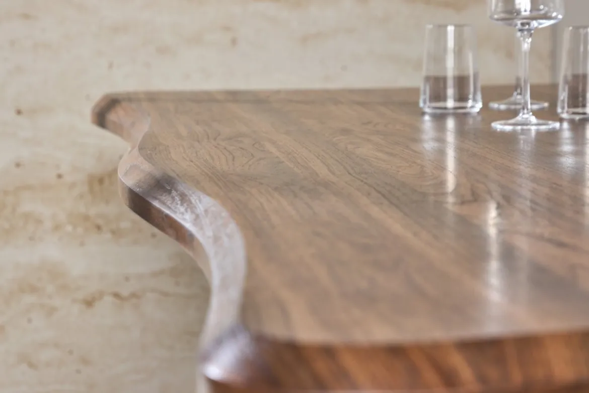 Esstisch Talani - vereint modernes Design mit einer warmen, eleganten Ausstrahlung