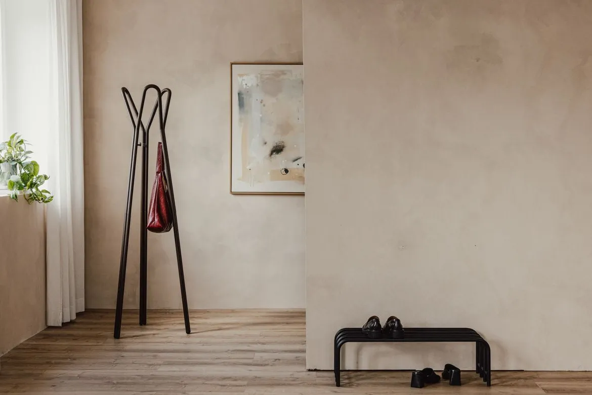 Garderobe Charles – Minimalistischer Dielenständer aus Stahl