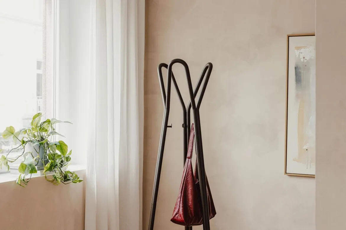 Garderobe Charles – Minimalistischer Dielenständer aus Stahl