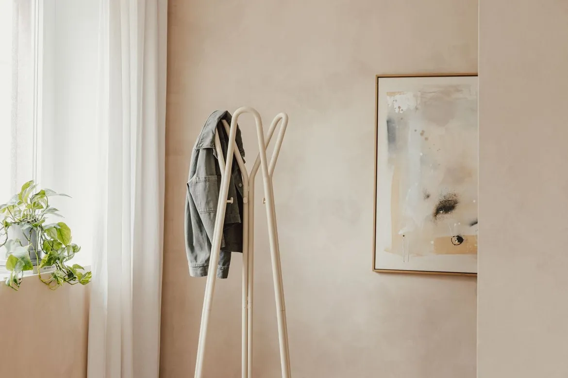 Garderobe Charles – Minimalistischer Dielenständer aus Stahl