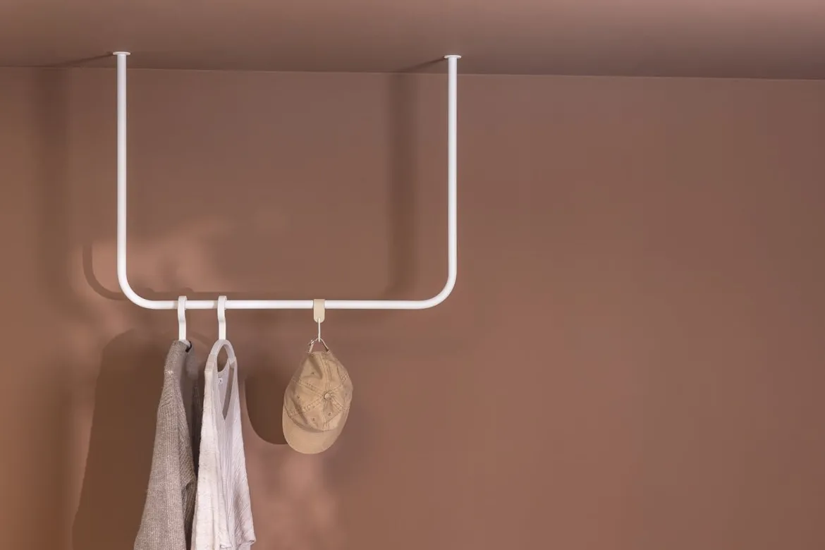Garderobe/Kleiderstange Enio – Abgerundetes Design mit Deckenmontage