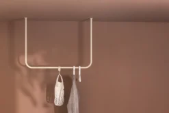 Garderobe/Kleiderstange Enio – Abgerundetes Design mit Deckenmontage