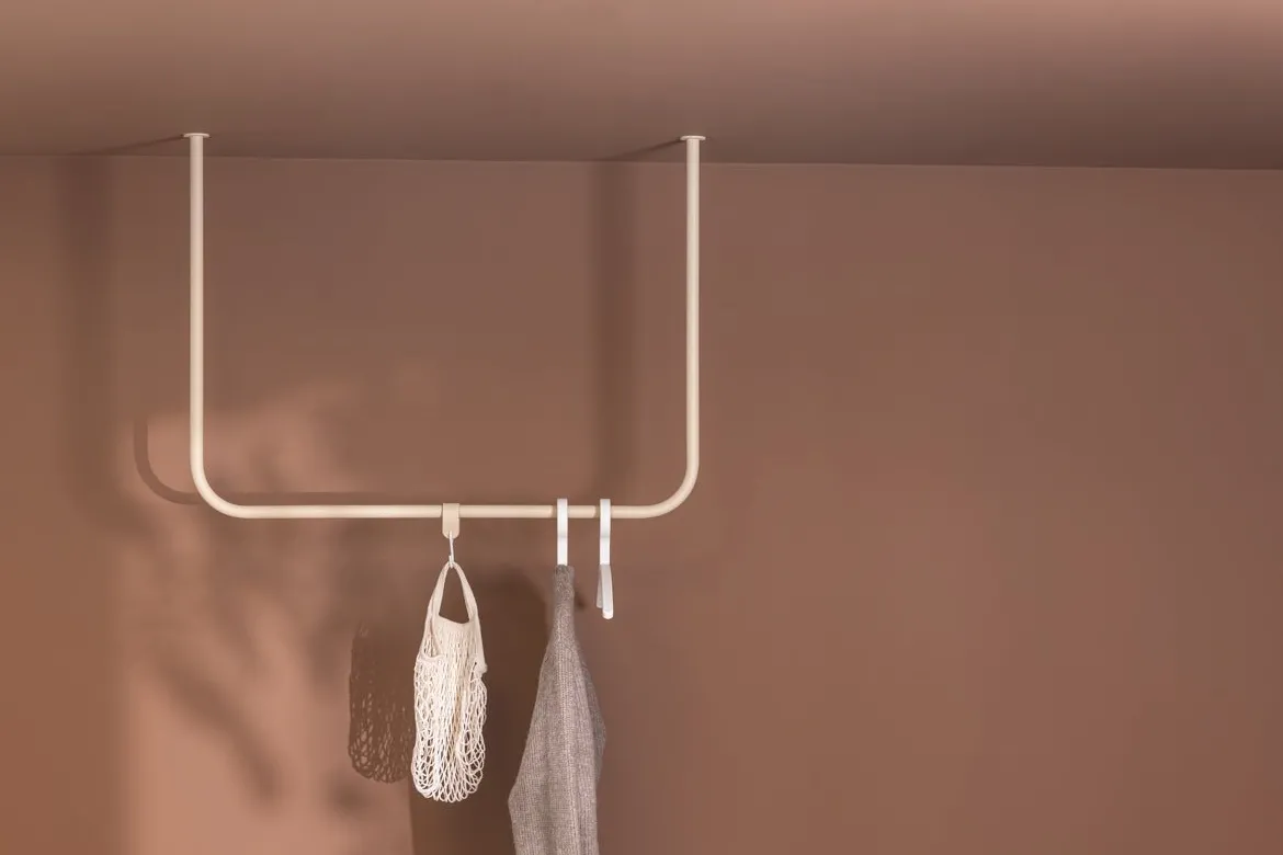 Garderobe/Kleiderstange Enio – Abgerundetes Design mit Deckenmontage
