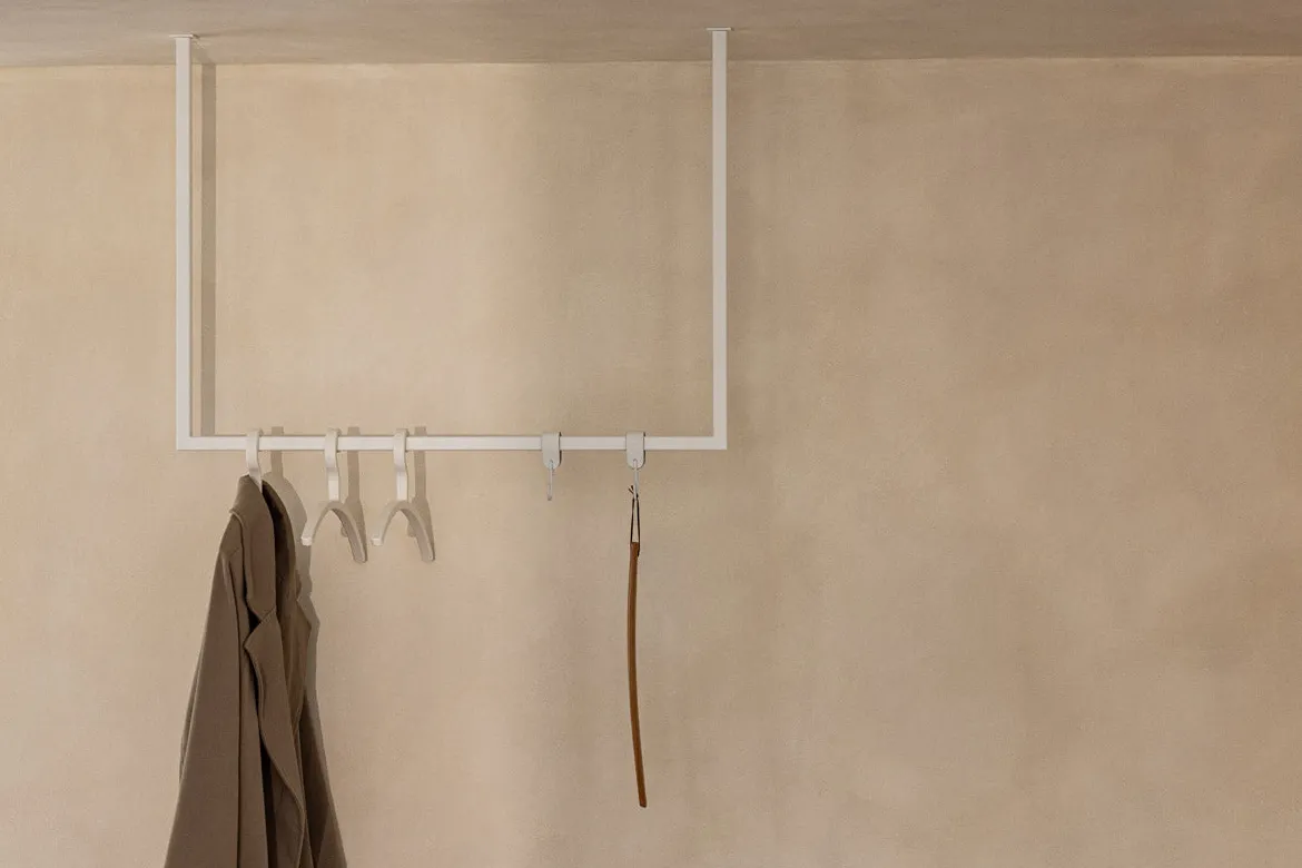 Garderobe/Kleiderstange Rubi – Hängendes Design aus Stahl