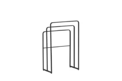 Garderobe Neyor – Dreistufiges Design in Schwarz