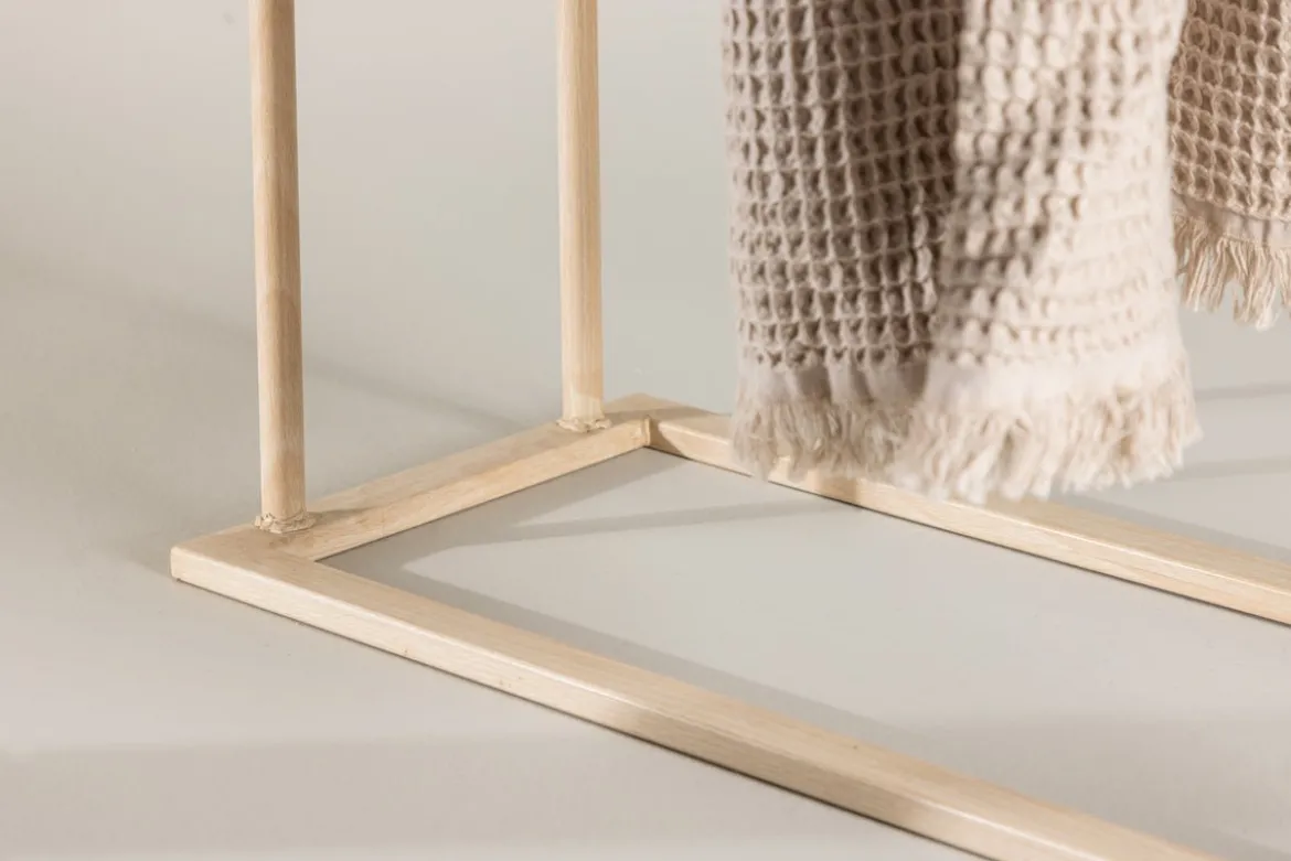 Garderobe Selaro – Metallständer im Whitewash-Look